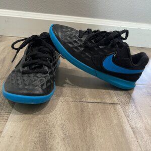 Nike Tiempo Legend 8 Club IC Boys Soccer Shoes Size 11C Black Blue Cleats